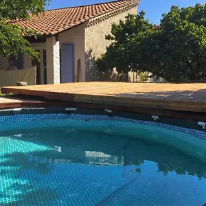 Villa Villa calme, climatisée, piscine, à 2 pas du centre, LʼIsle-sur-la-Sorgue